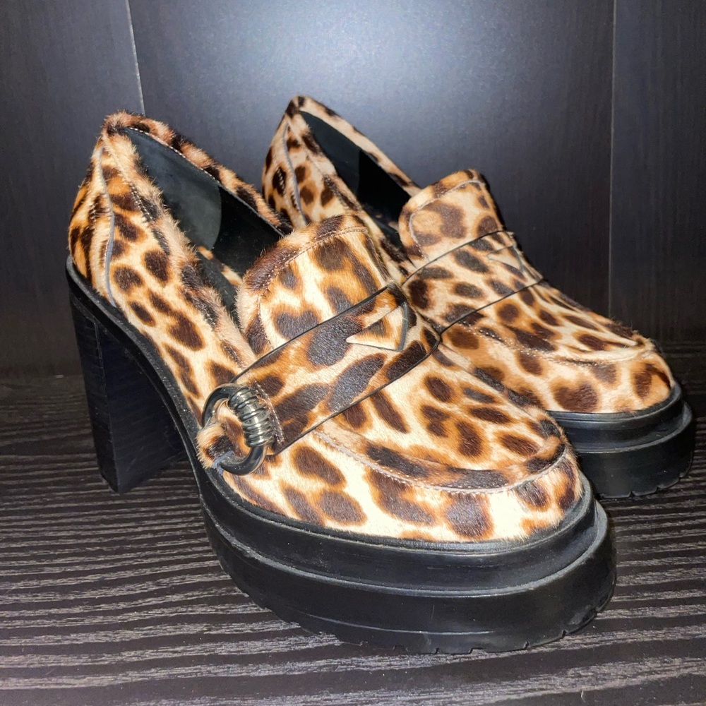 Gianni Bini Platform Cheetah Loafers 🧡